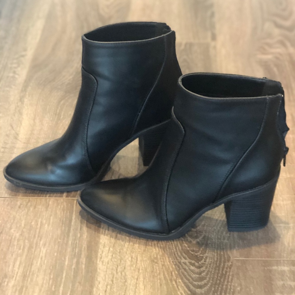 Black faux leather heeled bootie
